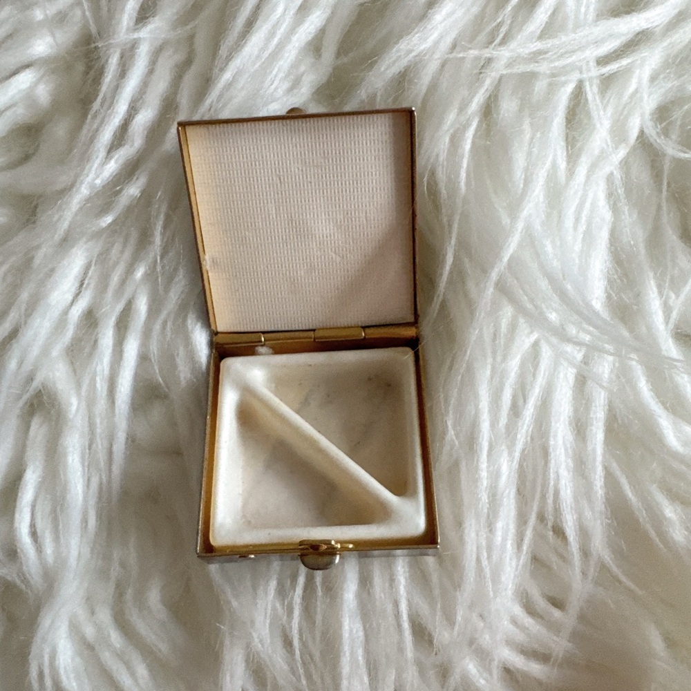 Green Stone Square Compact - Picture 2 of 2